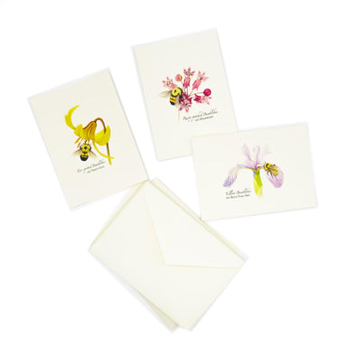 Assorted cards with matching envelopes, beautifully printed with high-quality bumblebee and flowers illustrations 