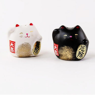 Happy Welcome Cat Salt and Pepper Shaker Set: Adorable Table Companions!