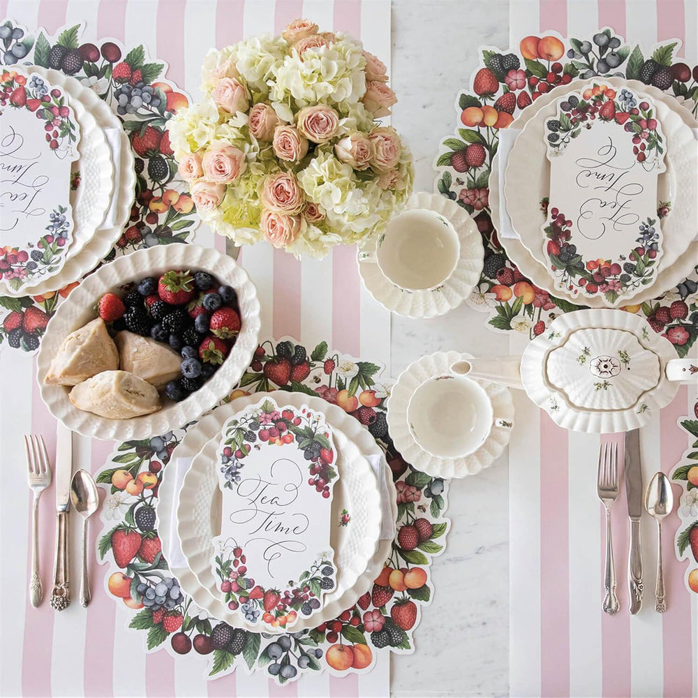 Hester & Cook Wild Berry Round Paper Placemats – 12 Sheets