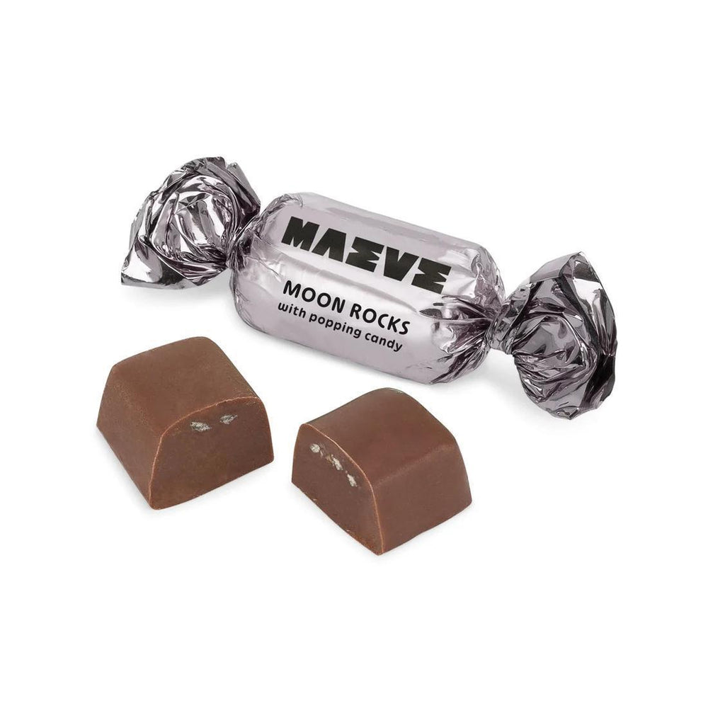 Maeve Santa’s Camper Bonbon Box – Festive Milk Chocolate Treats